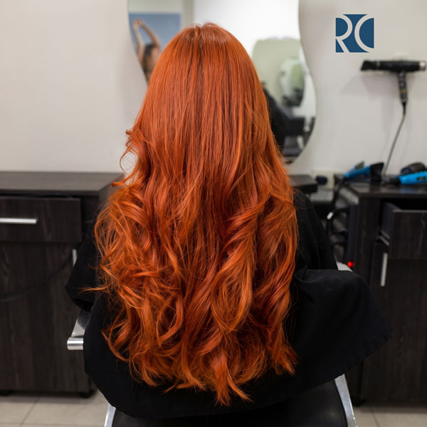 Cabello largo con reflejos y ondas suaves